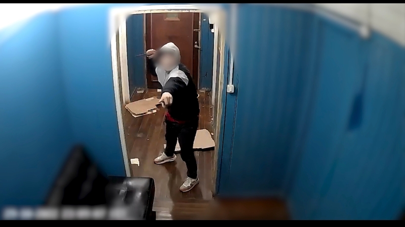 Detienen a banda que asaltaba a trabajadoras sexuales en Valdivia: un menor de edad tenía orden de detención por homicidio