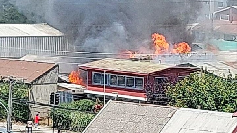 [VIDEO] Columna de humo es visible en Concepción por incendio en  un taller mecánico