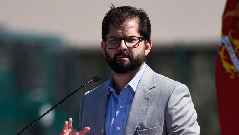 Presidente Boric llegó a Argentina para participar de la Celac