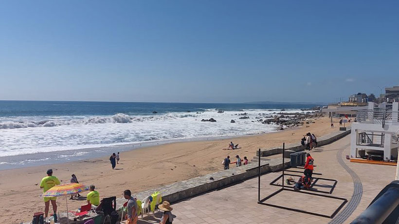 Concón: Playa Amarilla es nuevamente habilitada tras marejadas
