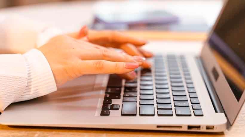 Tres de cada 10 personas dijeron que recurrirían a inteligencia artificial para escribir cartas de amor Tres de cada 10 personas dijeron que recurrirían a inteligencia artificial para escribir cartas de amor