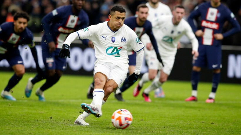 Henry destaca presente de Alexis Sánchez: "Es un ejemplo a seguir"