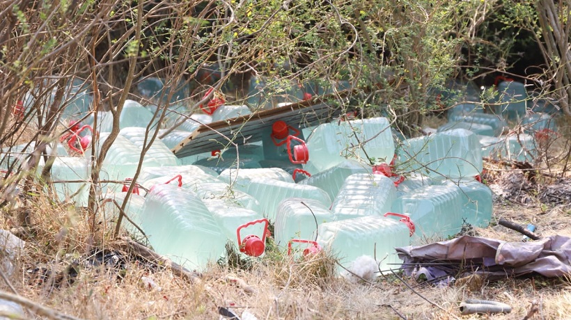 Análisis de Carabineros reveló que el contenido de los 60 bidones hallados en un cerro de Coronel era alcohol gel