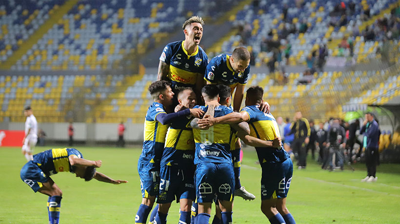 Everton venció a Audax Italiano y escapó de la parte baja de la tabla