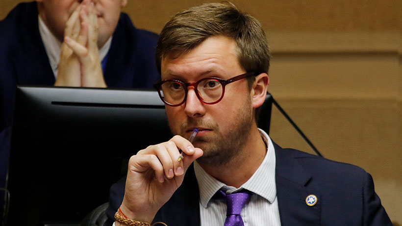 “Tu padre era terrorista”: Diputado Sánchez arremete contra MEO tras su reacción a la condena de Krassnoff