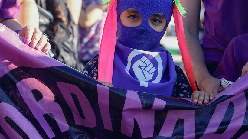 Previo al 8M: Encuesta Ipsos revela que 74% cree que hay desigualdad de género en Chile