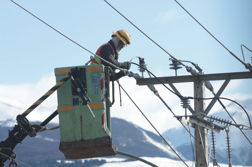 Este martes realizarán trabajos de mejoramiento de la red eléctrica en sectores rurales de la comuna de Mariquina