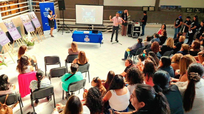 Funcionarias municipales visibilizaron la lucha por la igualdad de género en conmemoración del 8M Funcionarias municipales visibilizaron la lucha por la igualdad de género en conmemoración del 8M
