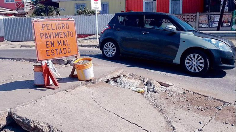 Enlace de calles en cerro Alegre se convirtió en una peligrosa trampa para conductores