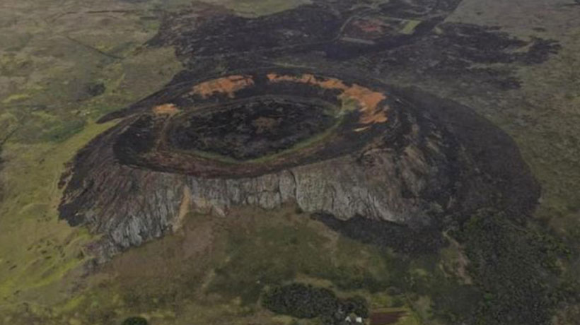 Unesco inicia acciones tras incendios en Rapa Nui: hay decenas de vestigios arqueológicos dañados Unesco inicia acciones tras incendios en Rapa Nui: hay decenas de vestigios arqueológicos dañados