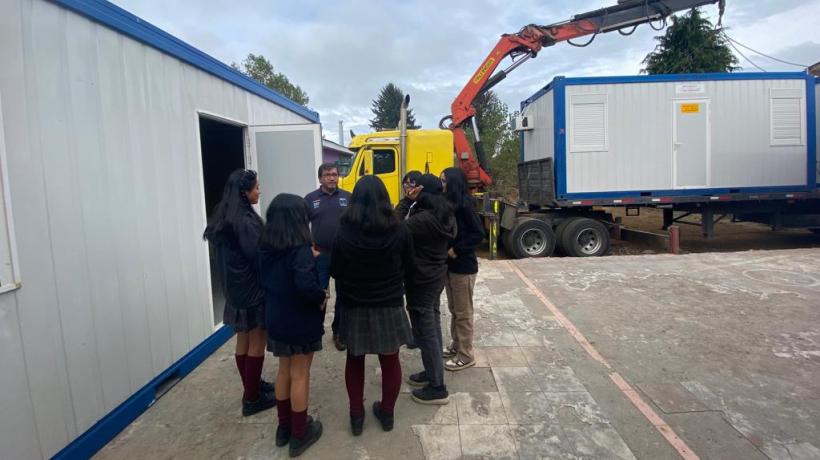 Escuelas afectadas por atentados incendiarios en Cañete y Tirúa recibieron módulos para mejorar su infraestructura dañada