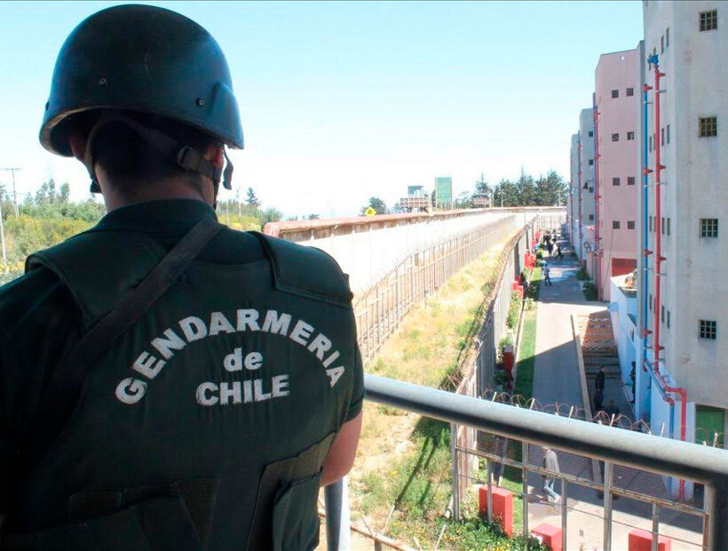 Funcionarios de Gendarmería protestaron por acoso laboral en Valparaíso