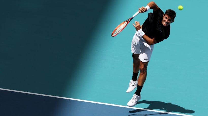Garín venció al argentino Báez y enfrentará en octavos a Tsitsipas en el Masters 1.000 de Miami