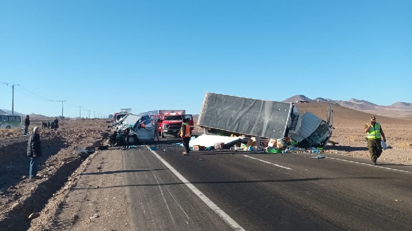 Accidente vehicular deja dos muertos en camino a Inca de Oro Accidente vehicular deja dos muertos en camino a Inca de Oro
