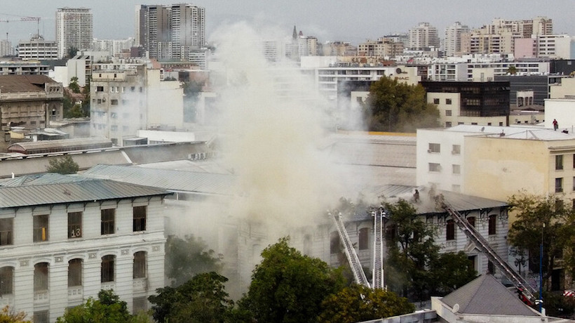 Bomberos controló incendio en el Liceo de Aplicación