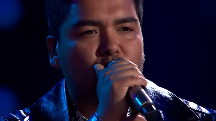 Cantante de Tomé se está jugando su segunda oportunidad en The Voice y fue seleccionado por Francisca Valenzuela Cantante de Tomé se está jugando su segunda oportunidad en The Voice y fue seleccionado por Francisca Valenzuela