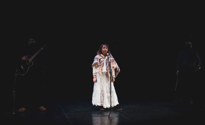 Falleció la cantautora y dramaturga Eva Stuardo, autora del himno 'Paillaco Paila de Agua'" Falleció la cantautora y dramaturga Eva Stuardo, autora del himno 'Paillaco Paila de Agua'"