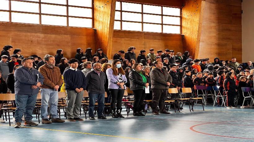 Liceo Alfredo Barría Oyarzún de Curaco de Vélez celebra su aniversario 36 Liceo Alfredo Barría Oyarzún de Curaco de Vélez celebra su aniversario 36