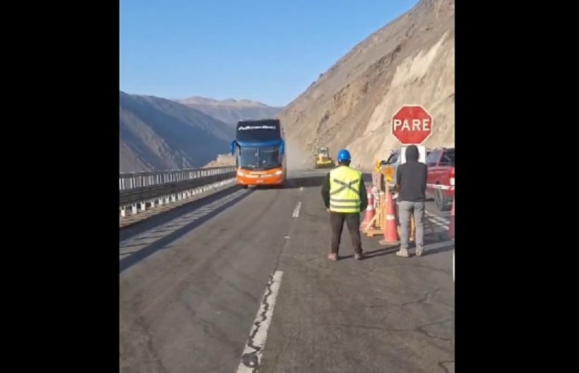 Usarán detonación para habilitar en su totalidad la Ruta 5 Norte en sector Cuesta Chinchorro Usarán detonación para habilitar en su totalidad la Ruta 5 Norte en sector Cuesta Chinchorro
