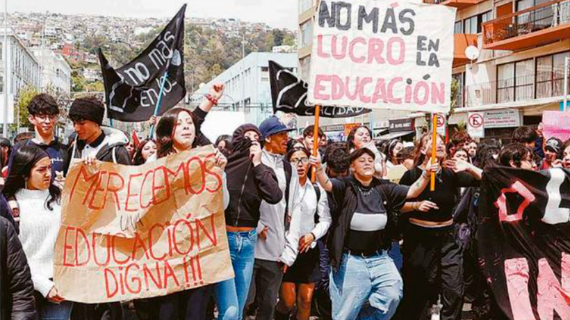 Valparaíso: Familia de alumna accidentada en Liceo 1 interpuso querella