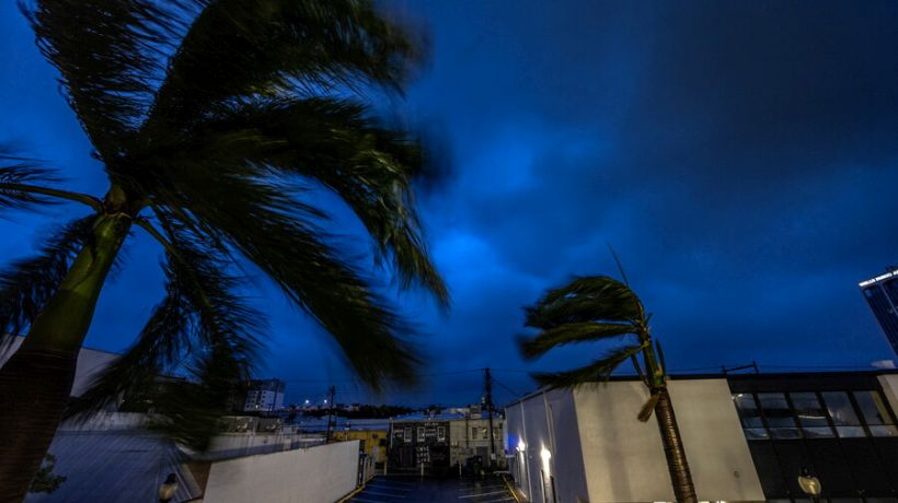 Aumentan a 10 los muertos por los tornados y el huracán Milton en Florida