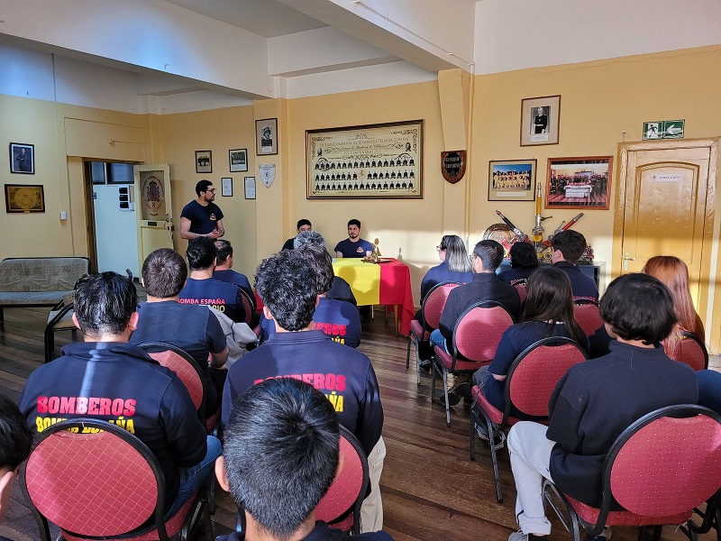 Bomberos valdivianos conmemoran centenario del fallecimiento de su primer mártir
