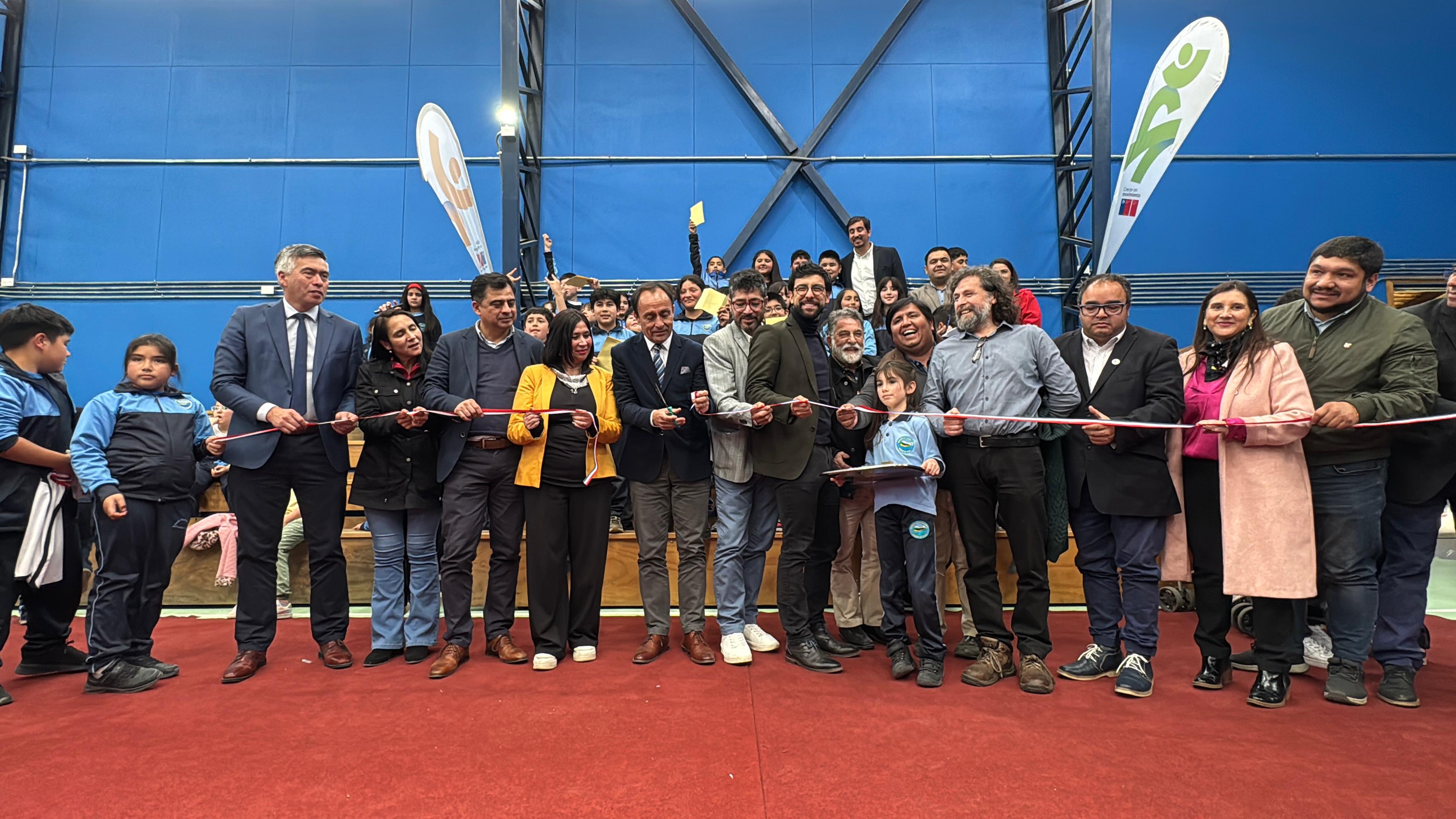 Ministro Pizarro inauguró mejoras en infraestructura escolar en Puerto Fuy