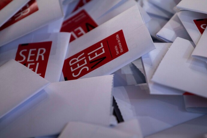 Candidatos por Chillán exponen sus propuestas para la comuna