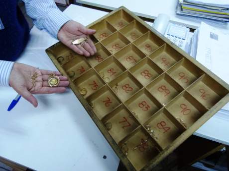 A empeñar las joyas de oro: la Tía Rica paga 6 lucas por gramo