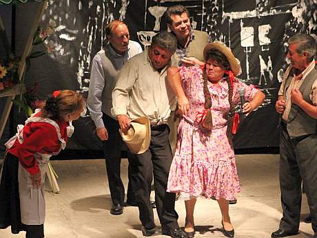 La obra chilena La Pérgola de las Flores se presentó en Nueva Imperial