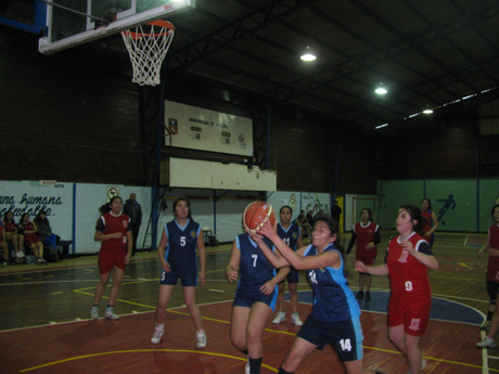 Sin disputar la totalidad de los encuentros continuó jugándose Torneo de  Básquetbol Escolar Femenino