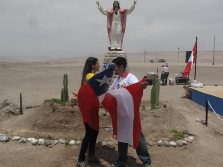 Clubes Rotarios y Leones de Chile y Perú se dieron un abrazo de la paz en  la frontera previo al litigio de La Haya