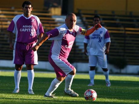 Más de 1000 hinchas de Deportes Concepción despidieron a ...