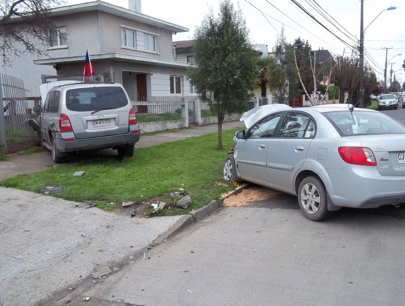 Un chofer condujo contra el tránsito y provocó múltiples choques