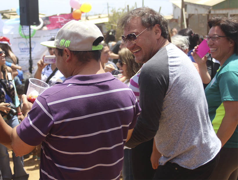 Rodrigo Muñoz y Claudia Pérez lideraron fiesta de navidad ...