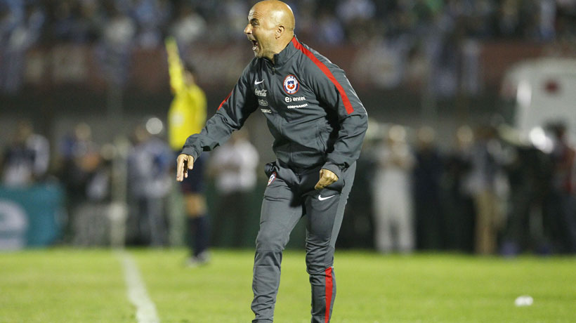 Sampaoli evaluaría renunciar a la selección y no pagar la