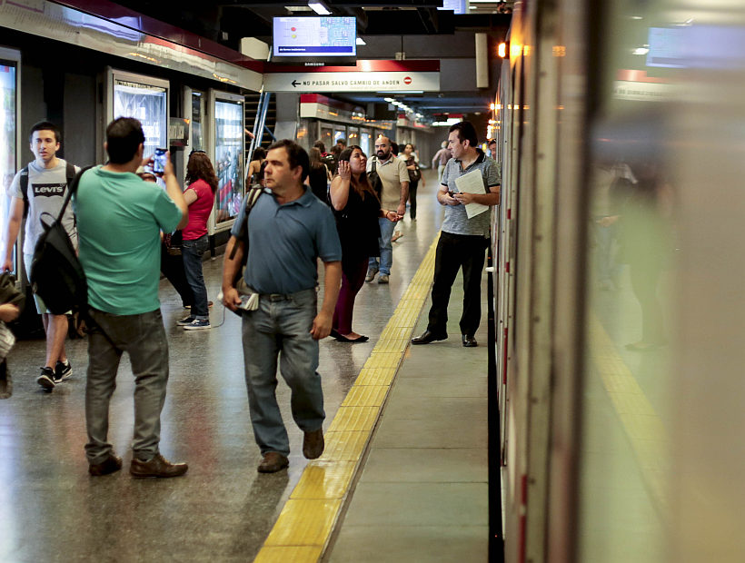 Reestablecido El Servicio En Linea 5 De Metro Tras Emacion De Gas Soychile Cl
