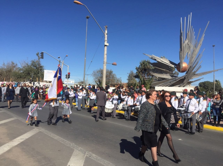 VIDEO Estudiantes de Calama rinden homenaje a las ...