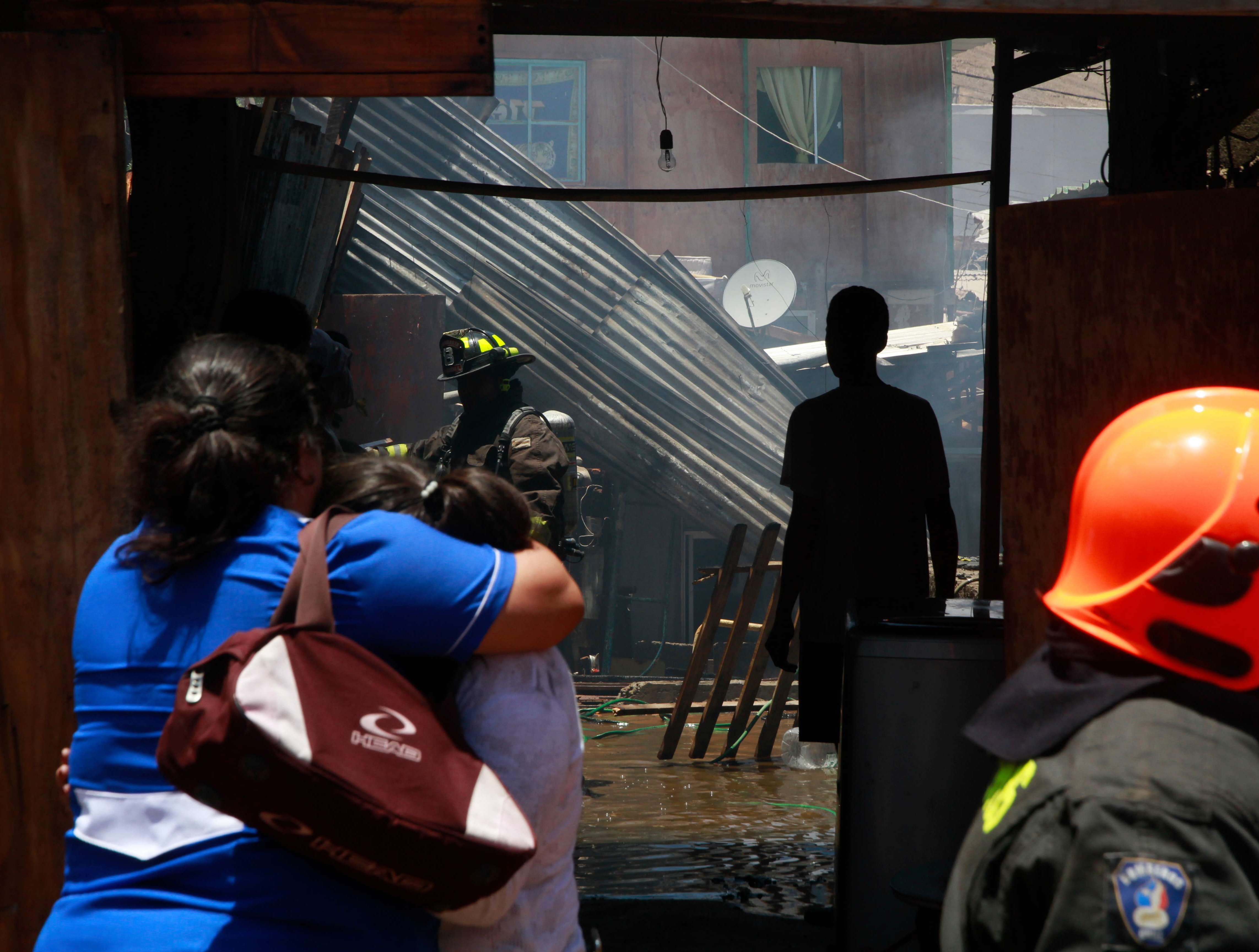 Incendio Dejó Seis Viviendas Con Daños, Un Lesionado Y Un Bombero ...