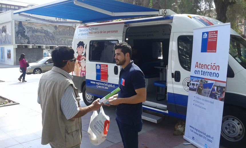 El Registro Civil atendió al público en la plaza de