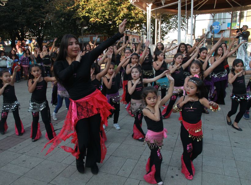 El Sonido Arabe Despide El Mes De La Danza Con Clases Y Gala En Valdivia Soychile Cl