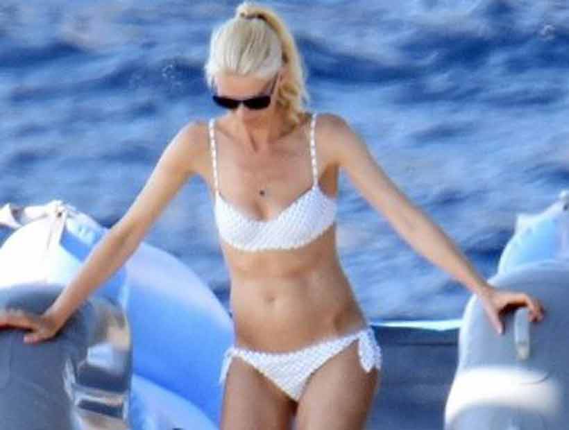 Claudia Schiffer Deslumbró En Bikini A Sus 47 Años Soychilecl 