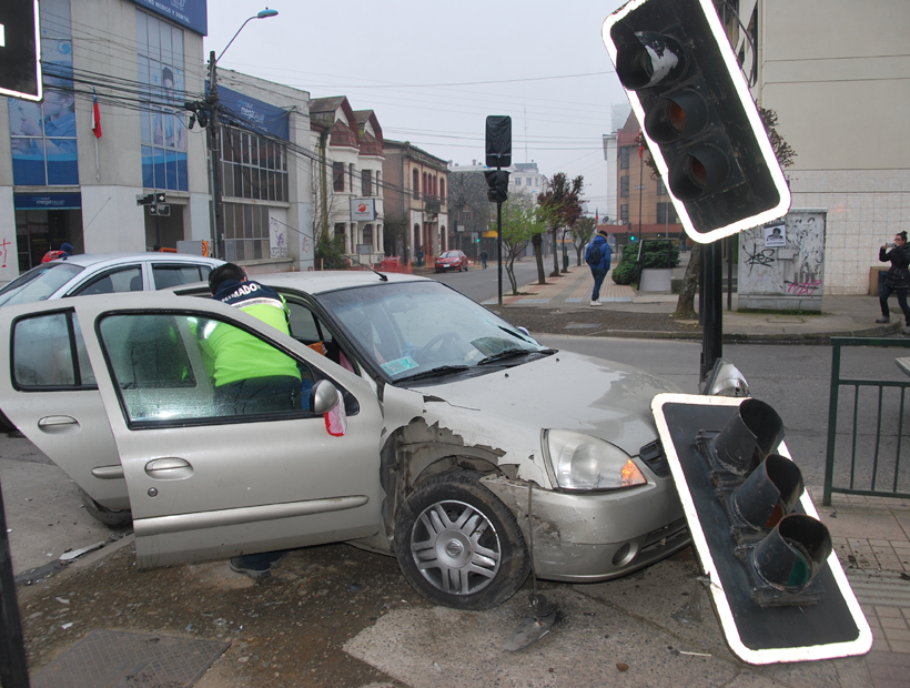 Choque en el centro de Osorno dejó dos heridos soychile.cl
