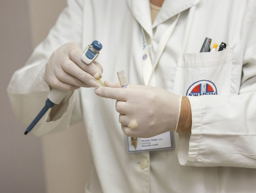 tumores cerca de próstata nominada