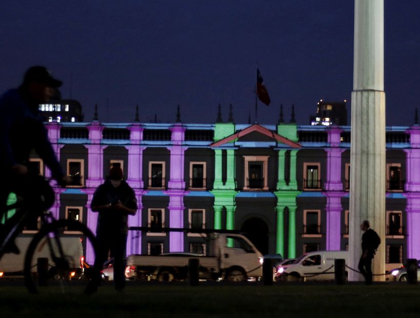 [FOTOS] La Moneda se iluminó por la conmemoración del plebiscito de 1988