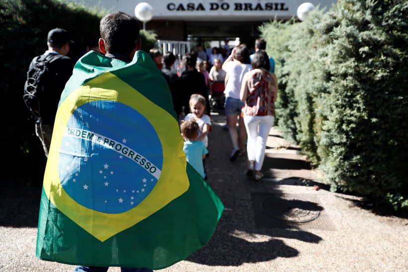 Brasil: se abrieron las urnas para la elección presidencial más polarizada de las últimas décadas