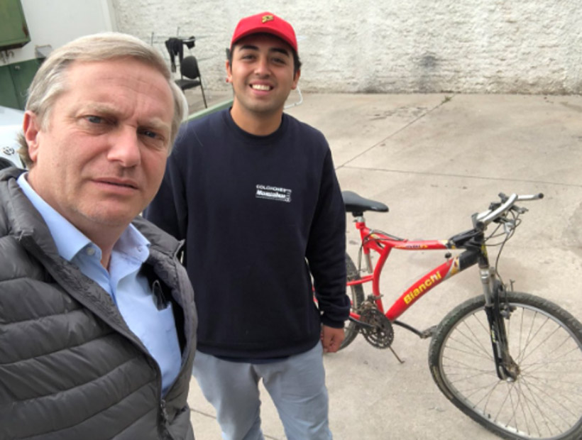 José Antonio Kast chocó a un ciclista en Buin