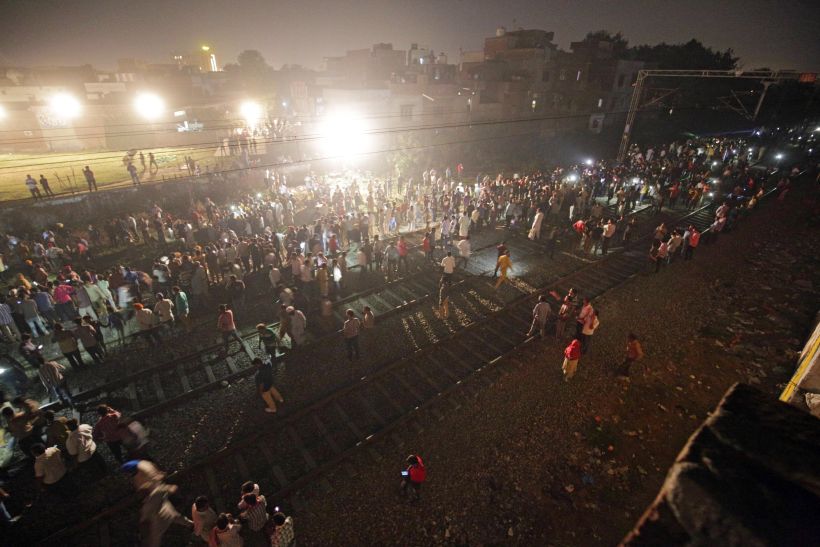 Al menos 50 personas fueron atropelladas por tren en la India
