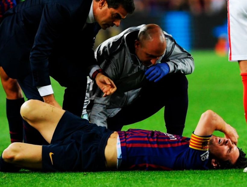 [VIDEO] Messi sufre una escalofriante lesión en partido contra el Sevilla y es duda para el clásico