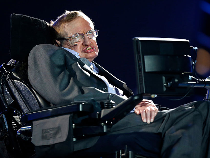 Subastarán la primera silla de ruedas de Stephen Hawking